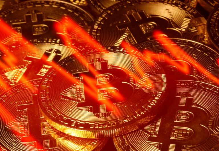 Le azioni delle criptovalute mostrano risultati diversi, mentre il valore del Bitcoin sale a 67.700 dollari